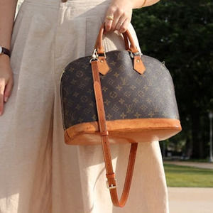 💎✨Authentic✨💎 Louis Vuitton Monogram Alma Hand Bag with strap!